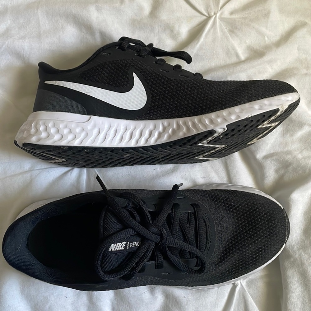Size 6.5 Nike Revolution Sneakers